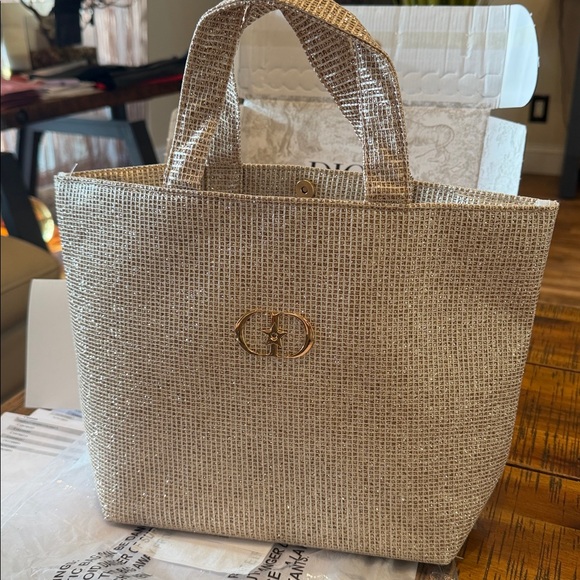Dior Beauty Line. A gorgeous Gold Tone Perfect Sized Tote Bag - Picture 3 of 10